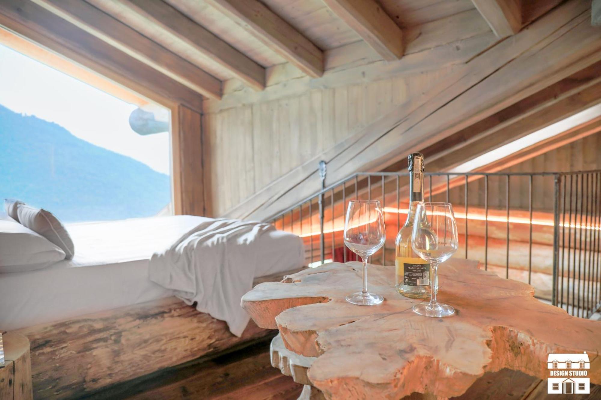 Chalet Antico Legno By Design Studio Sueglio Luaran gambar