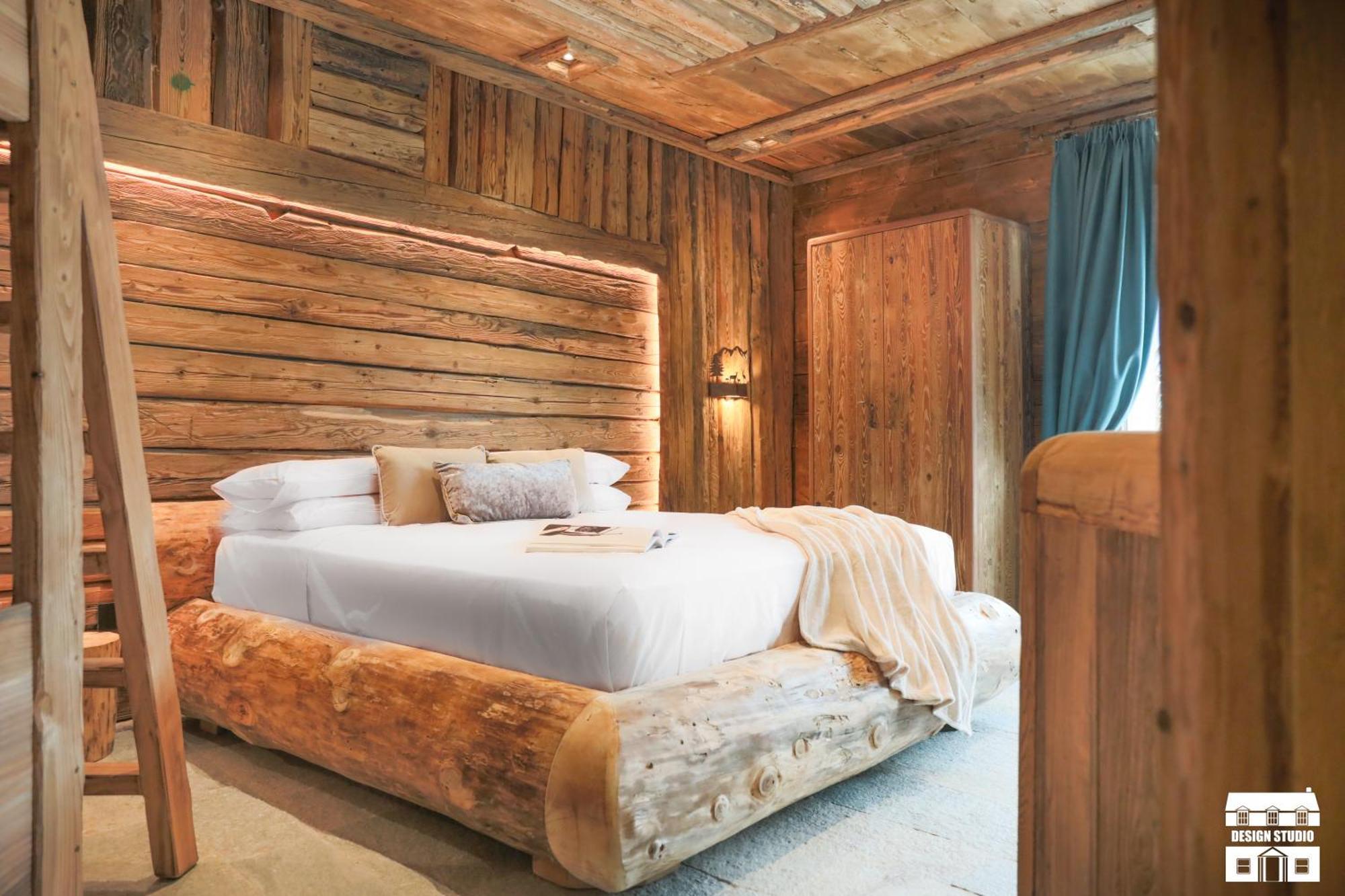 Chalet Antico Legno By Design Studio Sueglio Luaran gambar